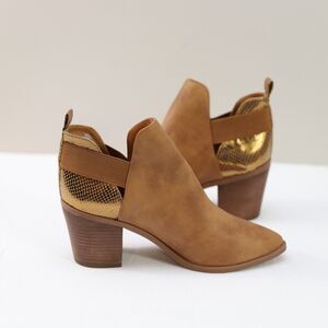 NWOT DV Dolce Vita Fig Bronze Ankle Boot size 9